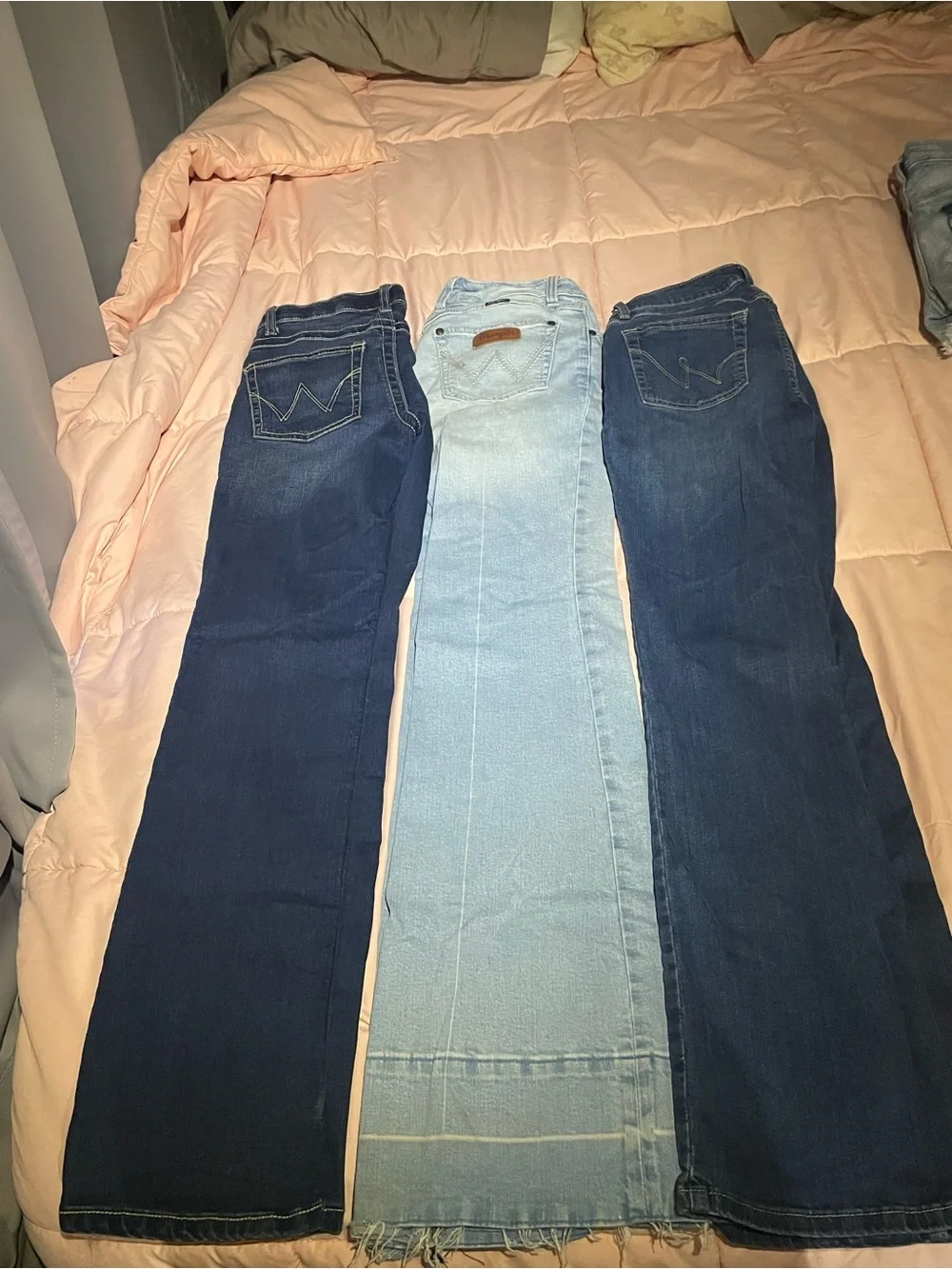 Wrangler Blue Denim Jeans - Medium Blue Wash - Picture 2 of 3